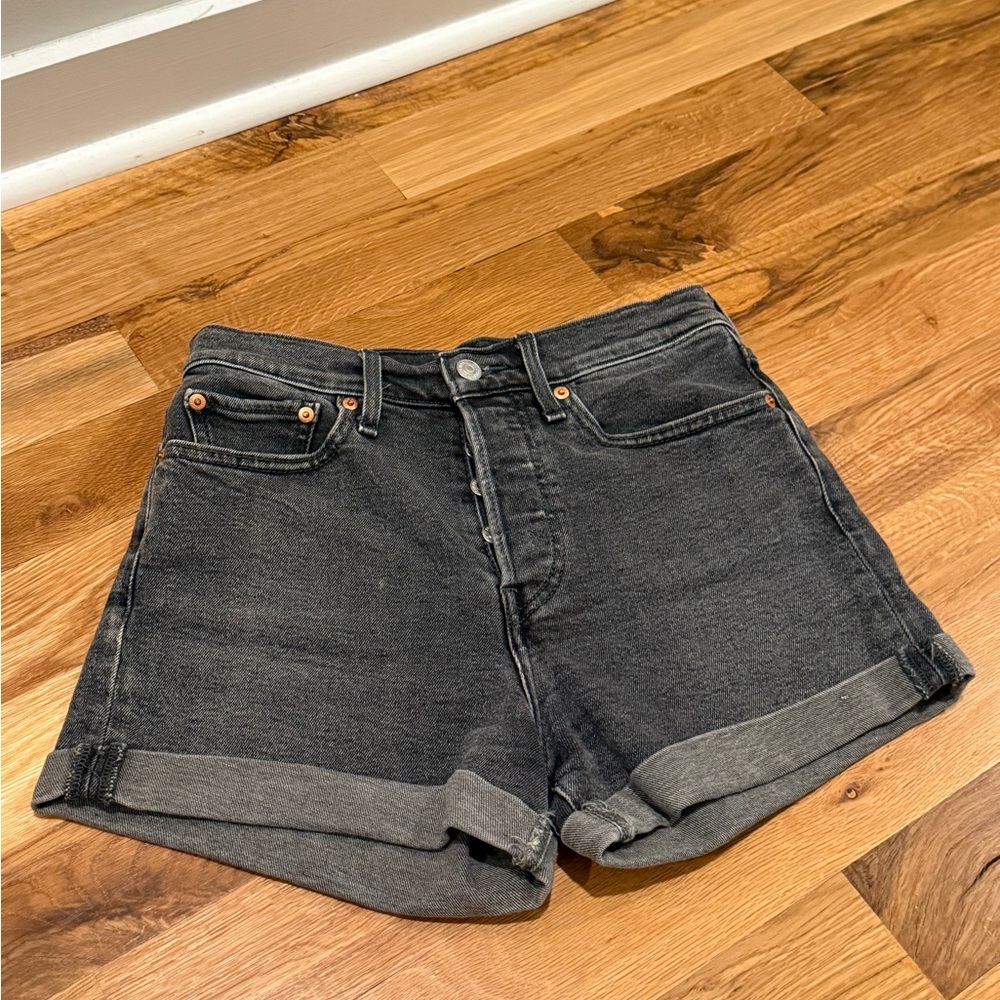 Levi’s Classic Black Denim Women's Shorts